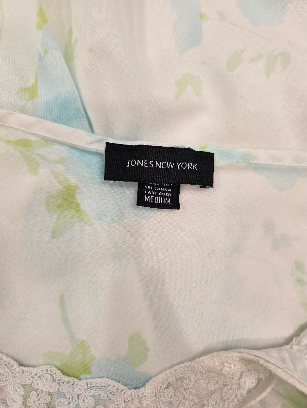 Jones New York Vintage 90s white Blue Floral cotton nightgown V-neckline lace M - Picture 2 of 5
